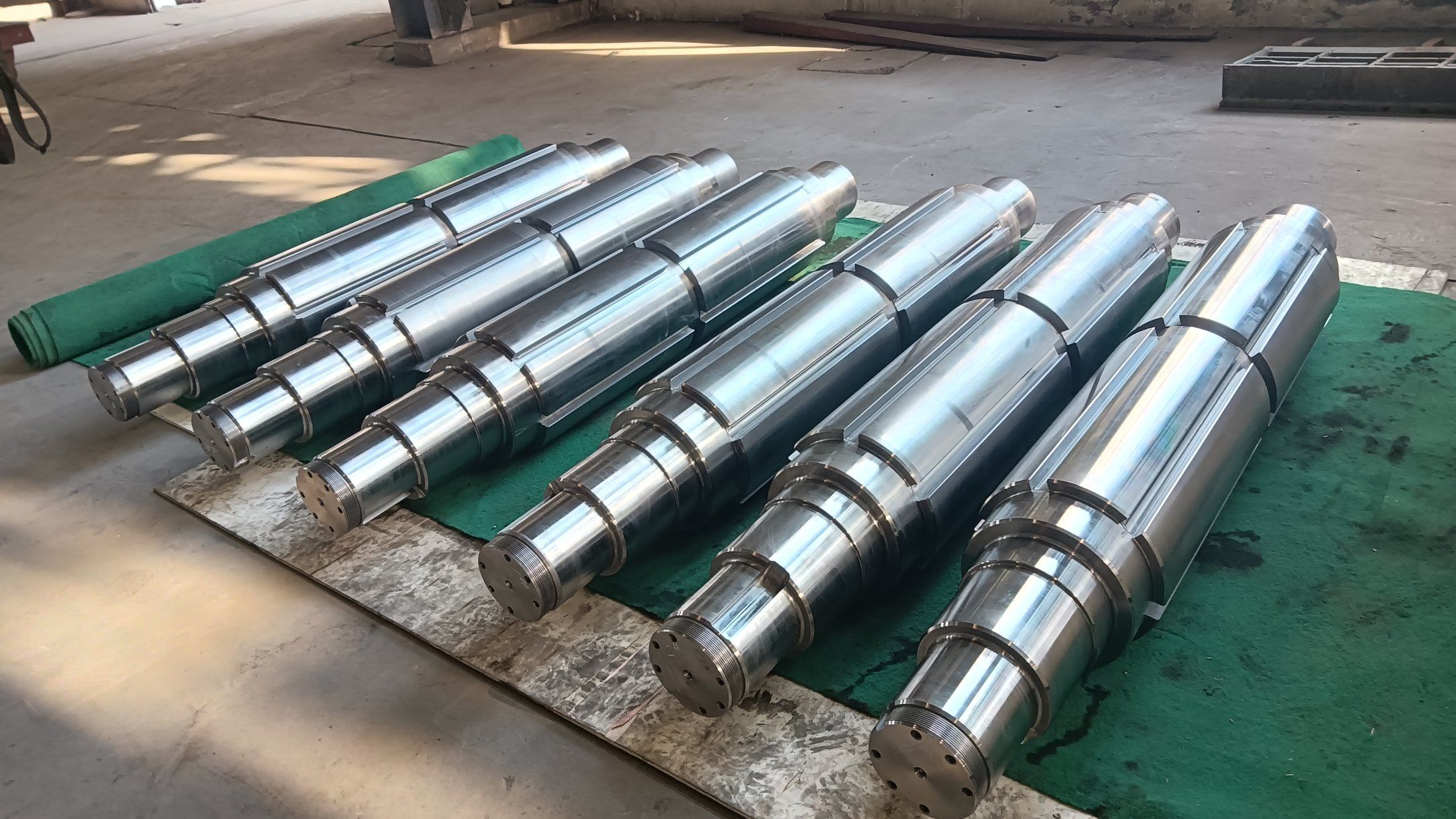 tyre crushing roll made by Jiangyin ETERNAL tyre crushing roll made by Jiangyin ETERNAL