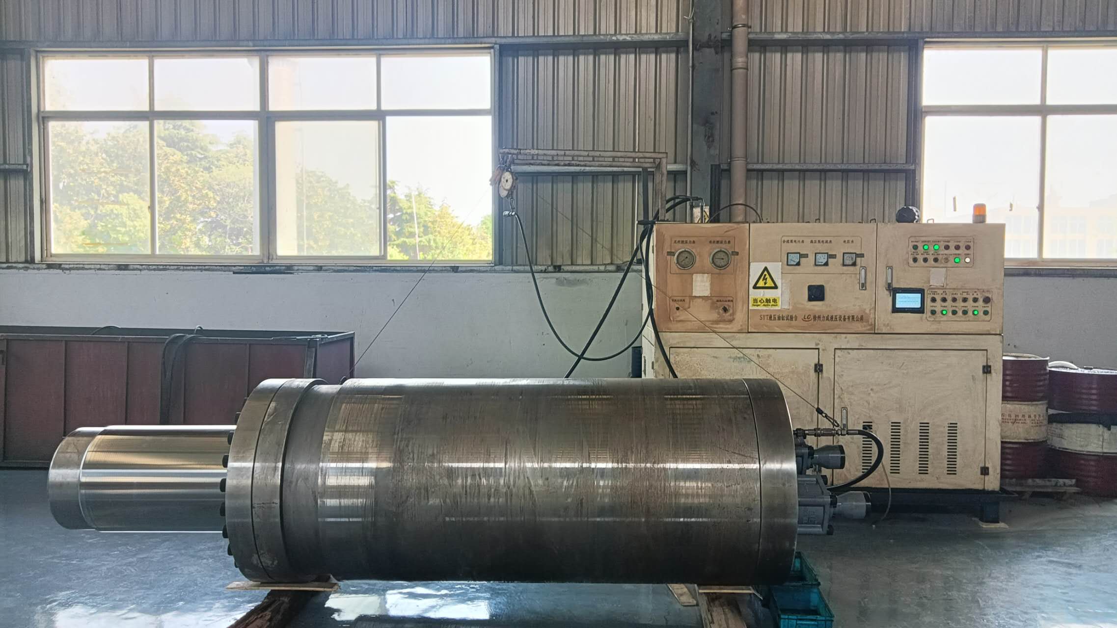 Hydraulic cylinder pressure test .jpg