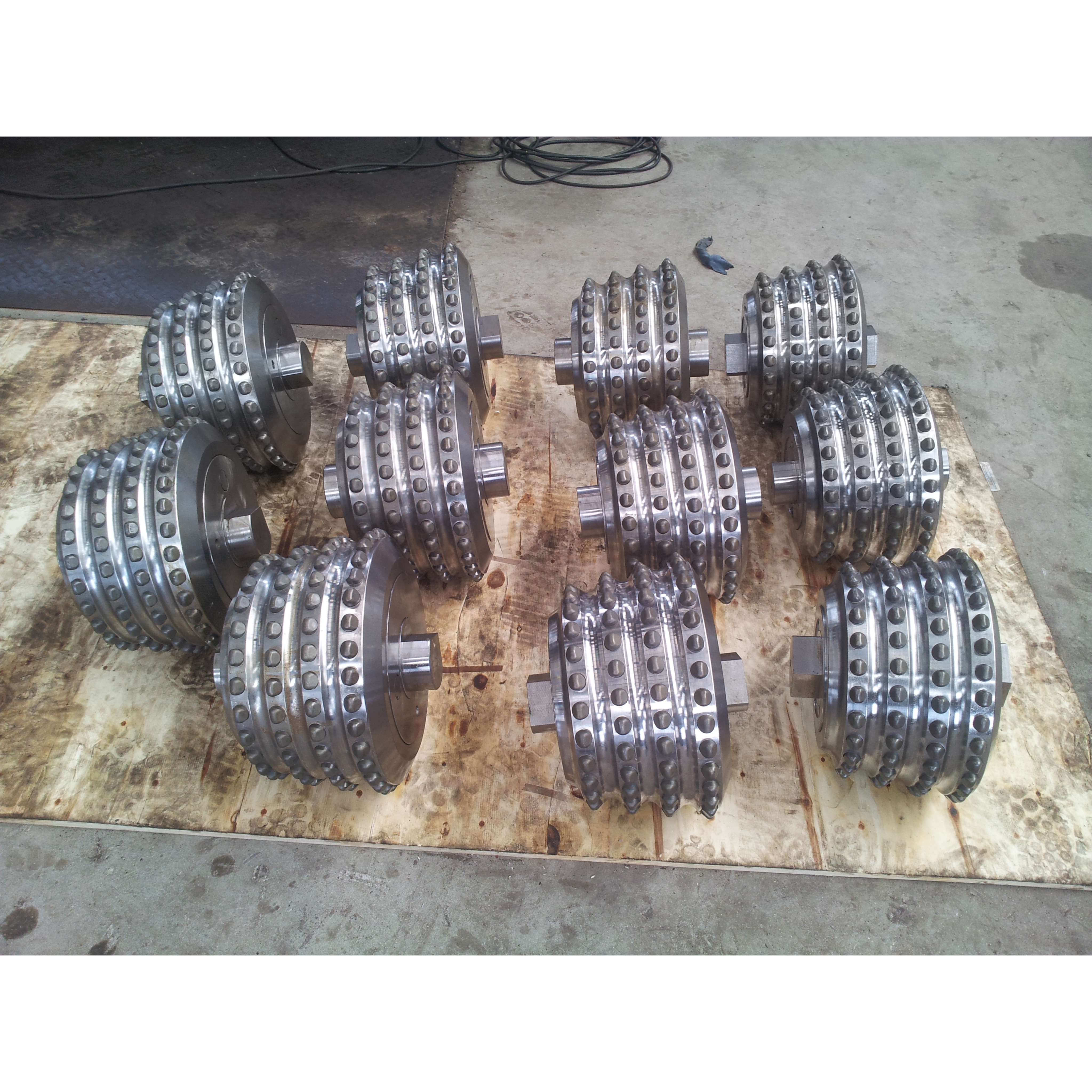 Raise Boring Machine Drilling Tool Forged Carbide Roller Cutter